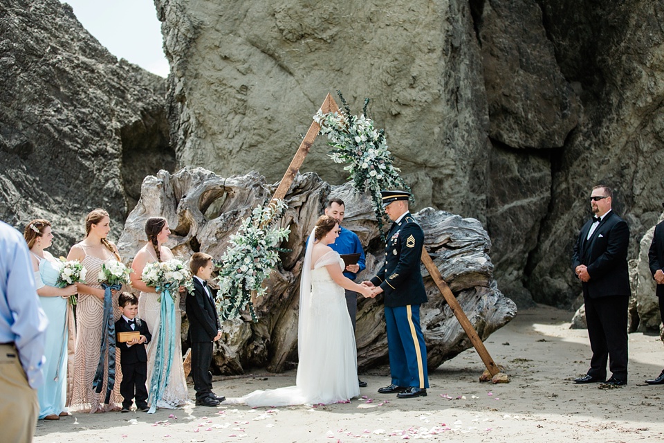 intimate oregon coast wedding