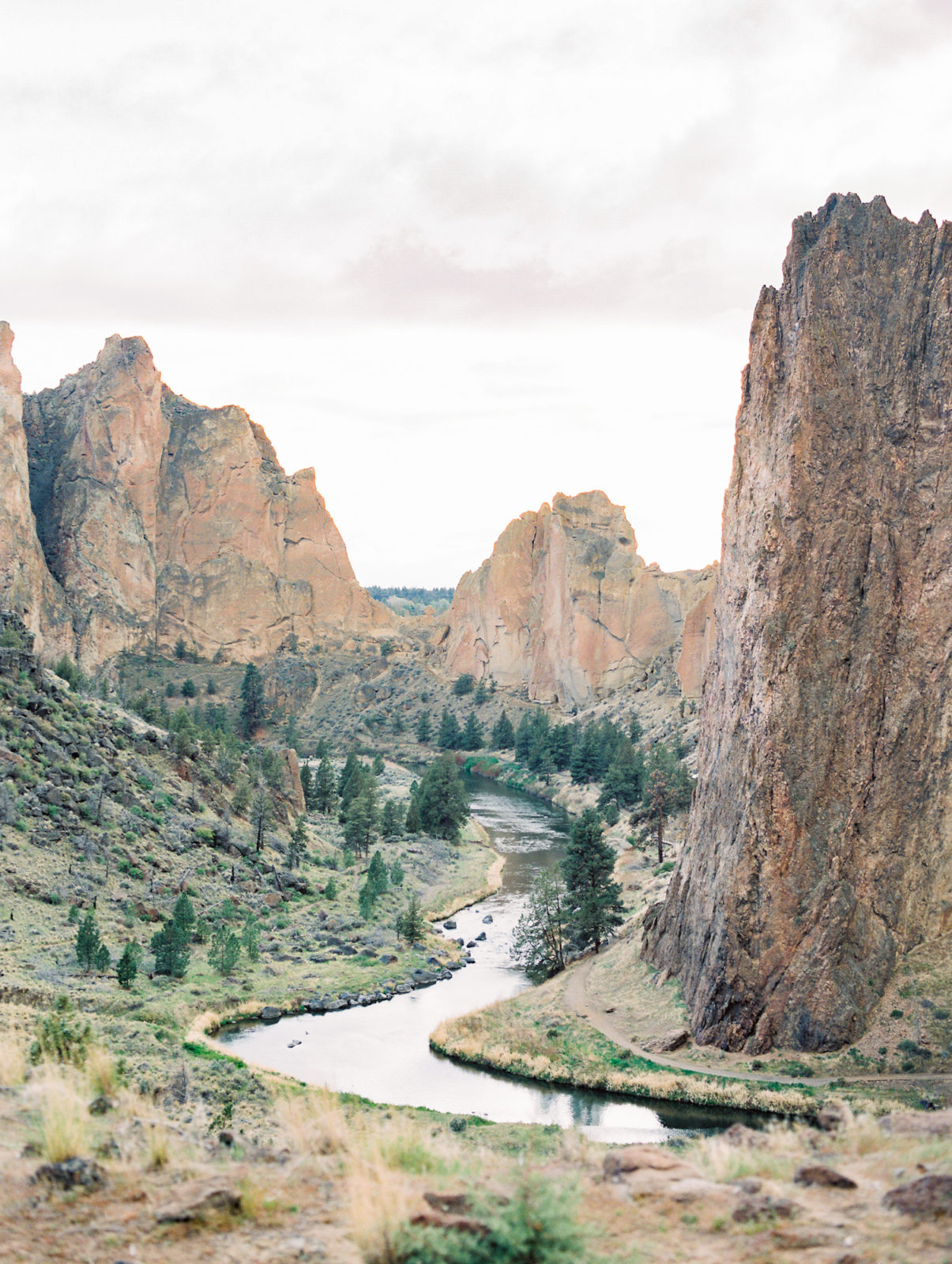 best engagement session locations in oregon, smith rock